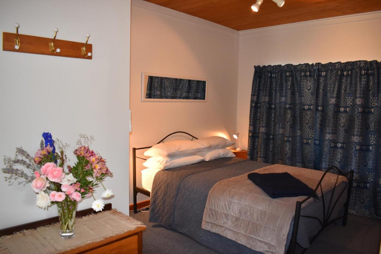 Olivista Bed & Breakfast Masterton Exterior foto