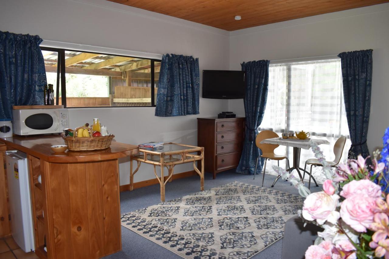 Olivista Bed & Breakfast Masterton Exterior foto